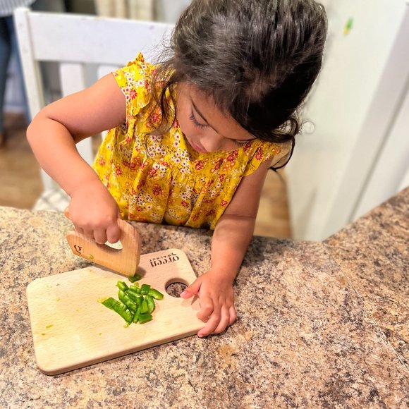 Wooden Knife & Cutting Board For Kids - Picture 3 of 9